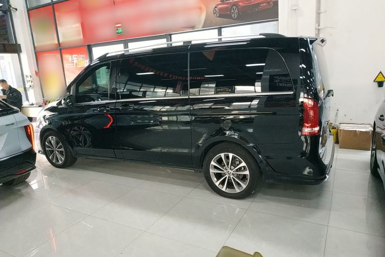 Used Mercedes-Benz V-Class 2022 V 260 Avantgarde Edition Left Side