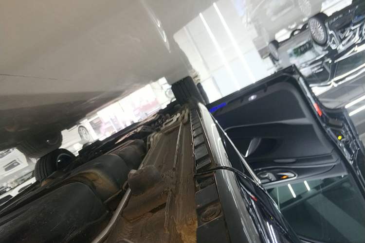 Used Mercedes-Benz V-Class 2022 V 260 L Long-wheelbase Luxury Edition Left Side Sill