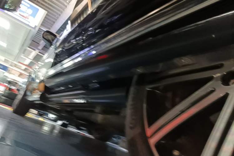 Used Mercedes-Benz V-Class 2022 V 260 L Long-wheelbase Luxury Edition Left Side Sill