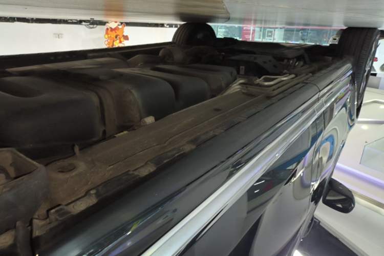Used Mercedes-Benz V-Class 2022 V 260 Prestige Edition Left Side Sill
