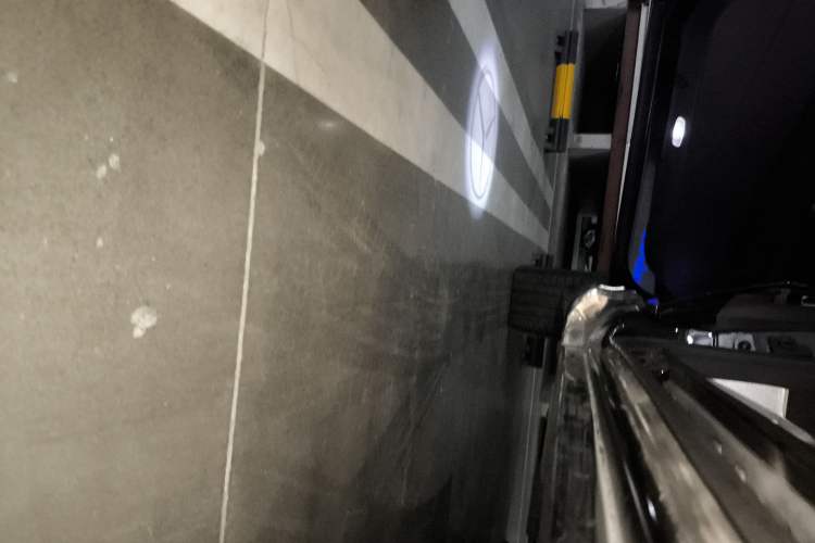 Used Mercedes-Benz V-Class 2022 V 260 L Long-wheelbase Luxury Edition Left Side Sill