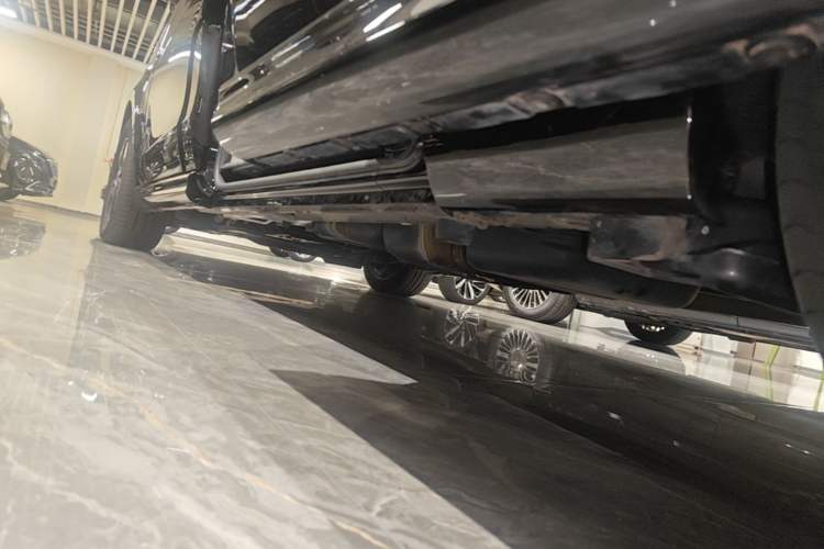 Used Mercedes-Benz V-Class 2022 V 260 L Long Wheelbase Prestige Edition Left Side Sill