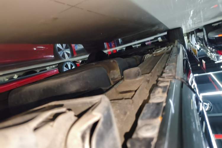 Used Mercedes-Benz V-Class 2022 V 260 L Long Wheelbase Prestige Edition Left Side Sill