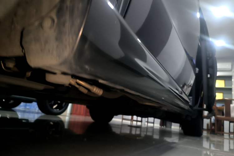 Used Mercedes-Benz V-Class 2022 V 260 Prestige Edition Left Side Sill