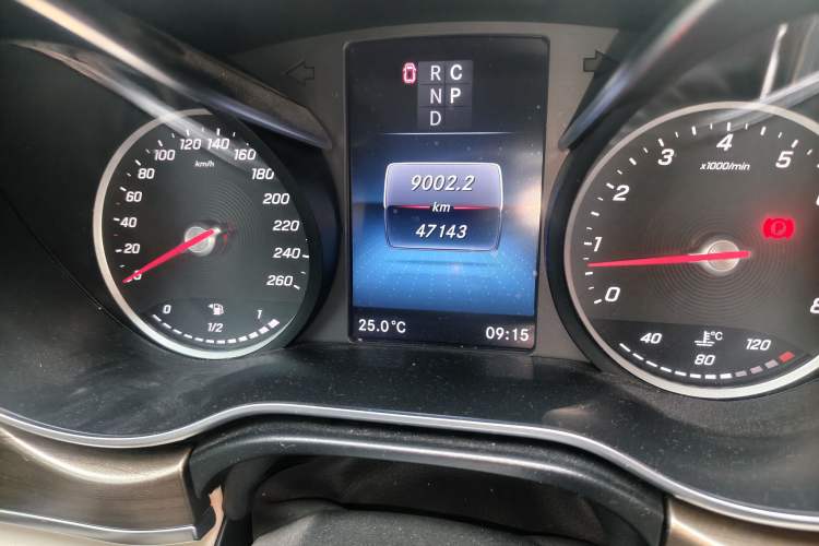 Used Mercedes-Benz V-Class 2022 V 260 L Long-wheelbase Luxury Edition Odometer Close Up