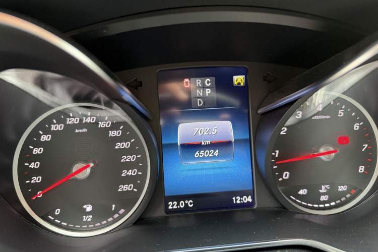 Used Mercedes-Benz V-Class 2022 V 260 L Long Wheelbase Prestige Edition Odometer Close Up