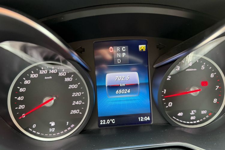 Used Mercedes-Benz V-Class 2022 V 260 L Long Wheelbase Prestige Edition Odometer Close Up