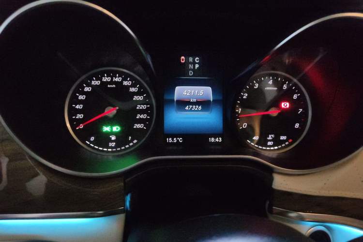 Used Mercedes-Benz V-Class 2022 V 260 L Long Wheelbase Prestige Edition Odometer Close Up