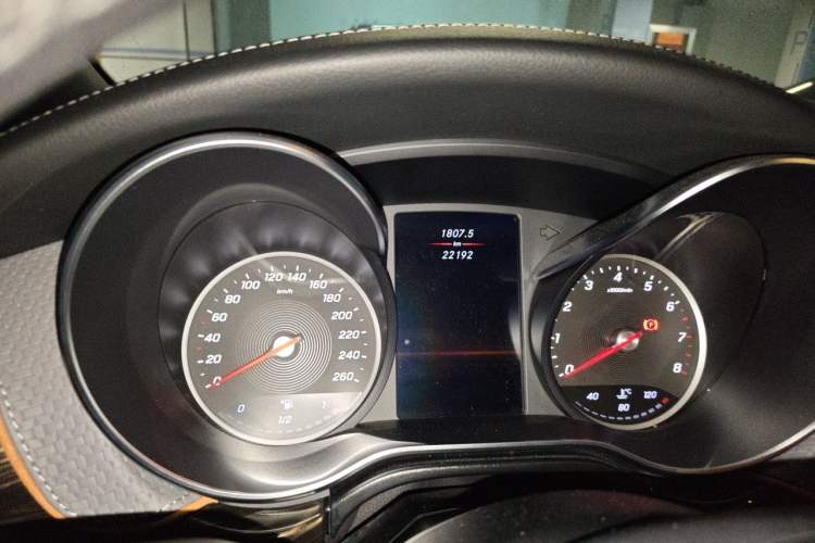 Used Mercedes-Benz V-Class 2022 V 260 L Long Wheelbase Prestige Edition Odometer Close Up