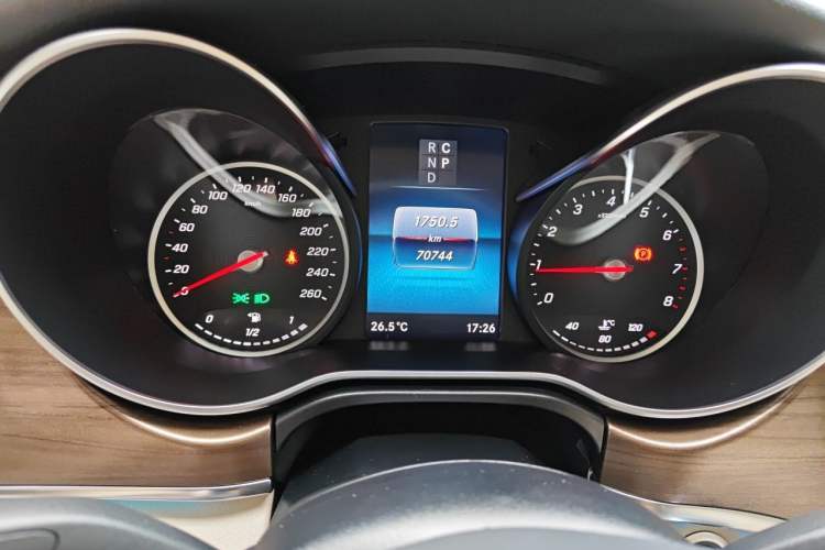 Used Mercedes-Benz V-Class 2022 V 260 L Long Wheelbase Prestige Edition Odometer Close Up
