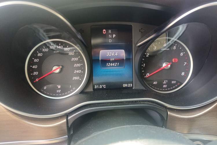 Used Mercedes-Benz V-Class 2022 V 260 L Long Wheelbase Prestige Edition Odometer Close Up