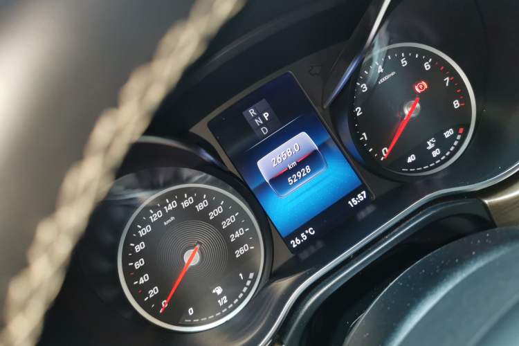 Used Mercedes-Benz V-Class 2022 V 260 L Long Wheelbase Prestige Edition Odometer Close Up