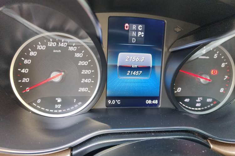 Used Mercedes-Benz V-Class 2022 V 260 L Long-wheelbase Luxury Edition Odometer Close Up