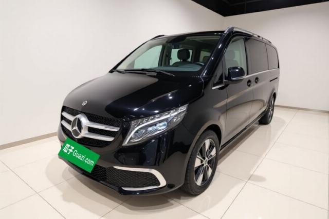 Ojetý Mercedes-Benz V-Class 2022 V 260 L Long Wheelbase Prestige Edition