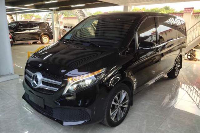 Ojetý Mercedes-Benz V-Class 2022 V 260 Avantgarde Edition