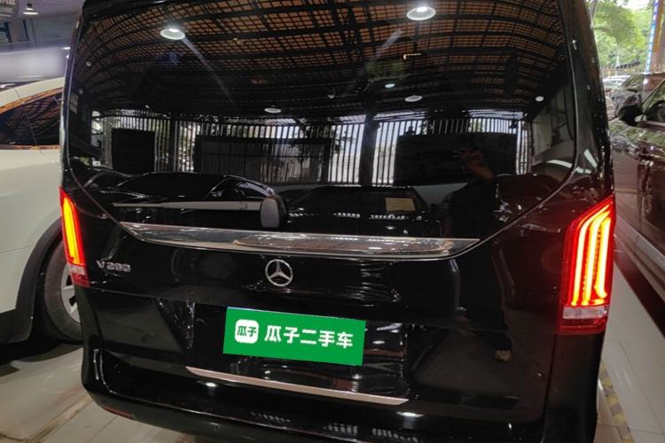Used Mercedes-Benz V-Class 2022 V 260 Avantgarde Edition Rear