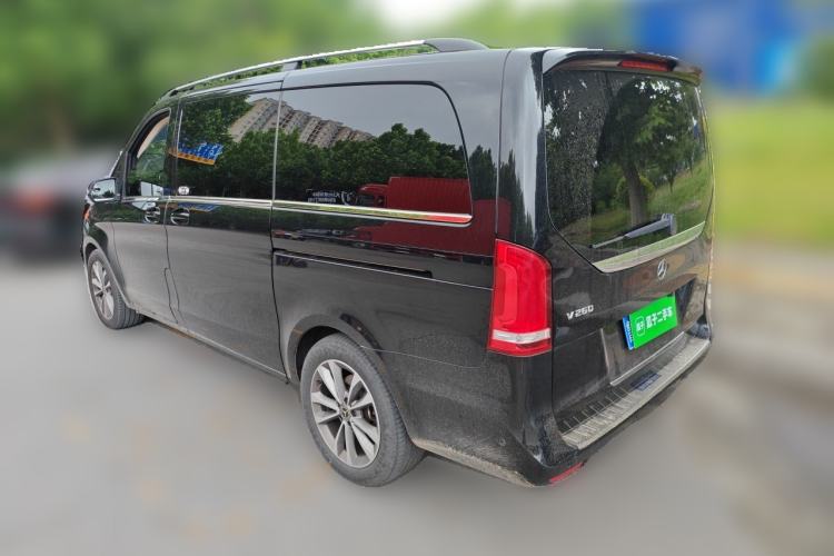 Used Mercedes-Benz V-Class 2022 V 260 Avantgarde Edition Rear Left 45 Deg