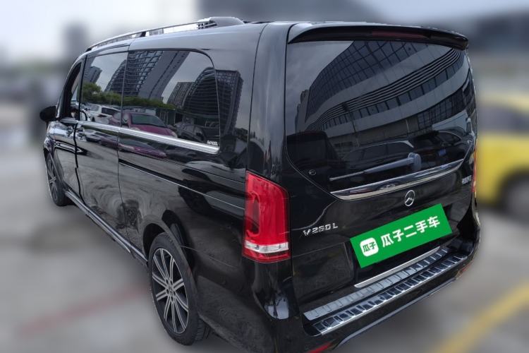 Used Mercedes-Benz V-Class 2022 V 260 L Long-wheelbase Luxury Edition Rear Left 45 Deg