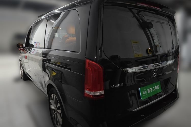 Used Mercedes-Benz V-Class 2022 V 260 Avantgarde Edition Rear Left 45 Deg