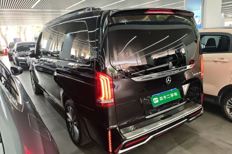 Used Mercedes-Benz V-Class 2022 V 260 Avantgarde Edition Rear Left 45 Deg