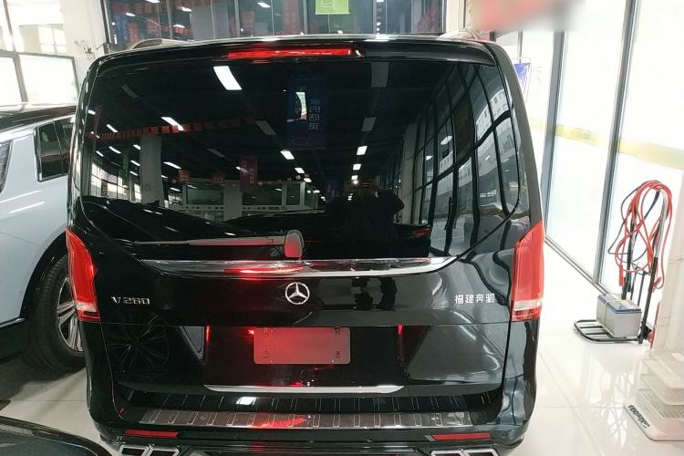 Used Mercedes-Benz V-Class 2022 V 260 Avantgarde Edition Rear