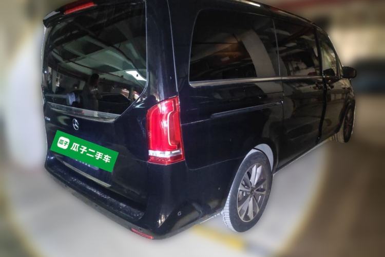 Used Mercedes-Benz V-Class 2022 V 260 Avantgarde Edition Rear Right 45 Deg
