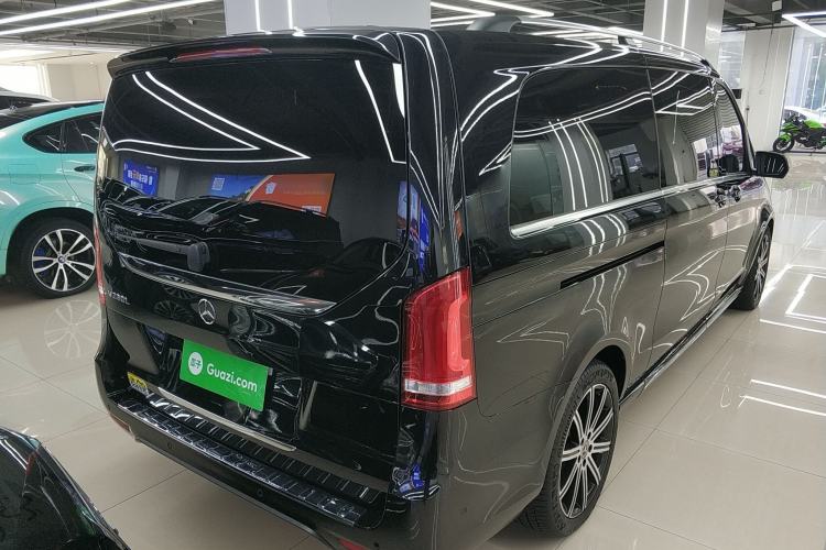 Used Mercedes-Benz V-Class 2022 V 260 L Long-wheelbase Luxury Edition Rear Right 45 Deg