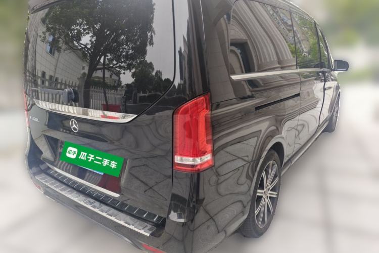 Used Mercedes-Benz V-Class 2022 V 260 L Long-wheelbase Luxury Edition Rear Right 45 Deg