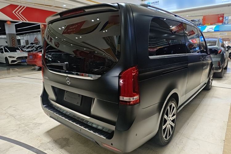 Used Mercedes-Benz V-Class 2022 V 260 L Long-wheelbase Luxury Edition Rear Right 45 Deg