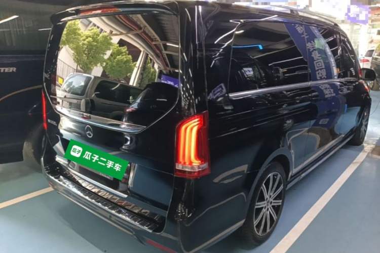 Used Mercedes-Benz V-Class 2022 V 260 L Long-wheelbase Luxury Edition Rear Right 45 Deg