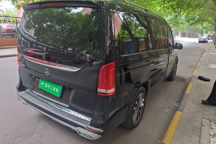 Used Mercedes-Benz V-Class 2022 V 260 Avantgarde Edition Rear Right 45 Deg