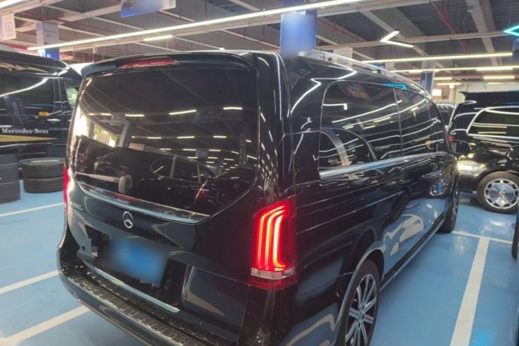 Used Mercedes-Benz V-Class 2022 V 260 L Long-wheelbase Luxury Edition Rear Right 45 Deg