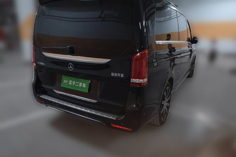 Used Mercedes-Benz V-Class 2022 V 260 L Long-wheelbase Luxury Edition Rear Right 45 Deg