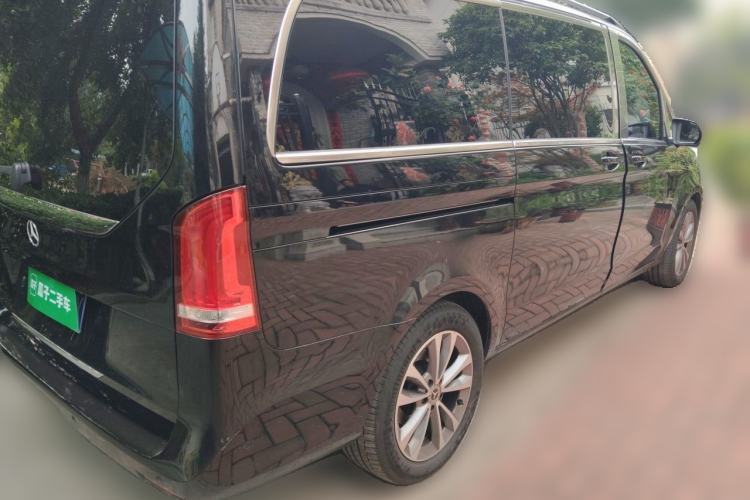 Used Mercedes-Benz V-Class 2022 V 260 Avantgarde Edition Rear Right 45 Deg