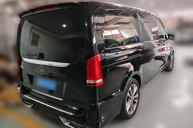 Used Mercedes-Benz V-Class 2022 V 260 Avantgarde Edition Rear Right 45 Deg