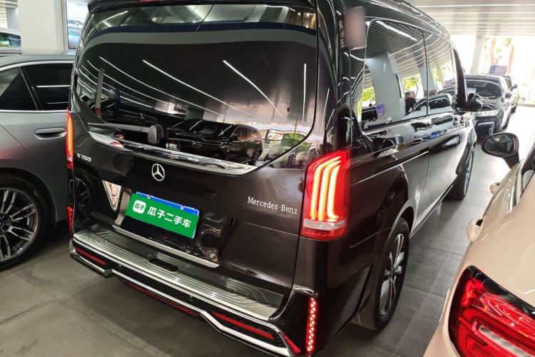 Used Mercedes-Benz V-Class 2022 V 260 Avantgarde Edition Rear Right 45 Deg