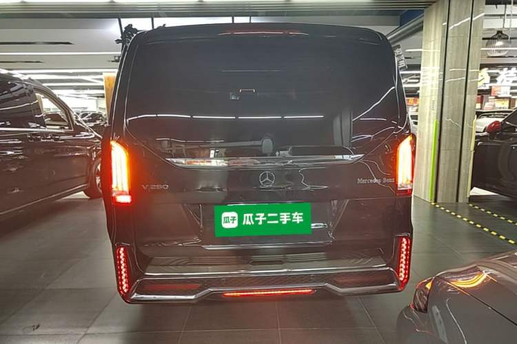 Used Mercedes-Benz V-Class 2022 V 260 Avantgarde Edition Rear