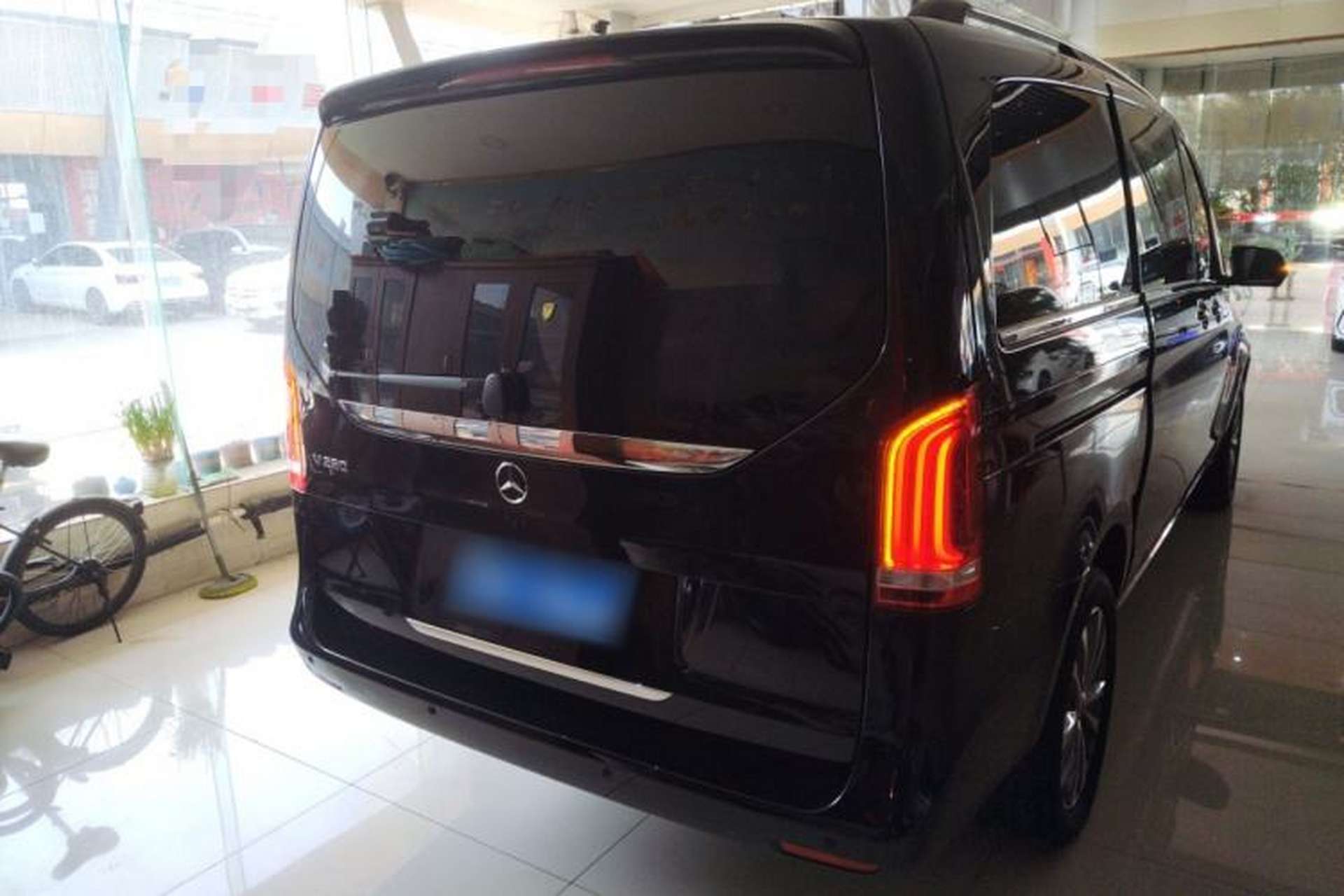 Used Mercedes-Benz V-Class 2022 V 260 Avantgarde Edition Rear