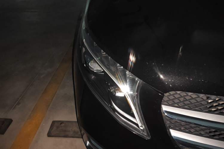 Used Mercedes-Benz V-Class 2022 V 260 Prestige Edition Right Front Headlight