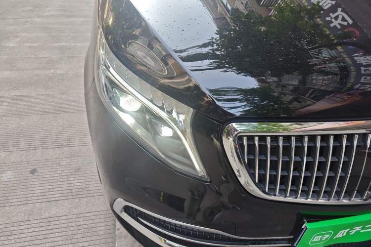 Used Mercedes-Benz V-Class 2022 V 260 Prestige Edition Right Front Headlight
