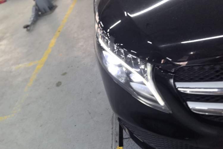 Used Mercedes-Benz V-Class 2022 V 260 Avantgarde Edition Right Front Headlight