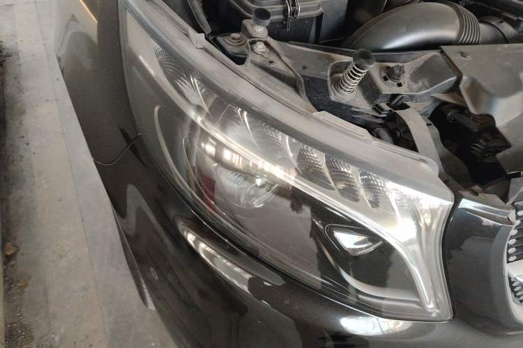 Used Mercedes-Benz V-Class 2022 V 260 L Long-wheelbase Luxury Edition Right Front Headlight