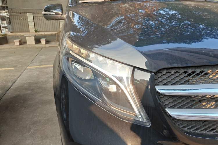 Used Mercedes-Benz V-Class 2022 V 260 Prestige Edition Right Front Headlight
