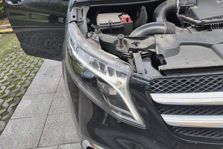 Used Mercedes-Benz V-Class 2022 V 260 L Long Wheelbase Prestige Edition Right Front Headlight
