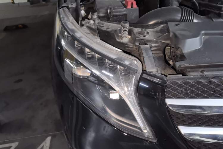 Used Mercedes-Benz V-Class 2022 V 260 L Long Wheelbase Prestige Edition Right Front Headlight
