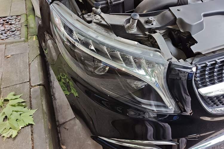 Used Mercedes-Benz V-Class 2022 V 260 L Long-wheelbase Luxury Edition Right Front Headlight