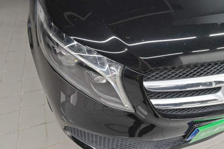 Used Mercedes-Benz V-Class 2022 V 260 Avantgarde Edition Right Front Headlight