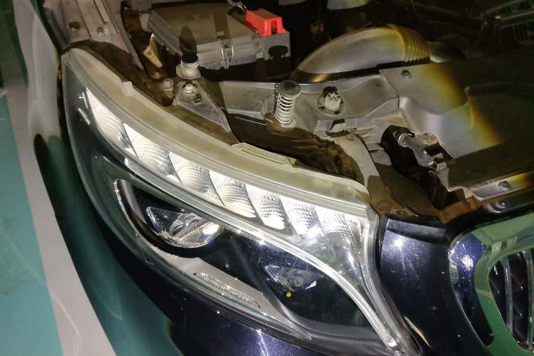 Used Mercedes-Benz V-Class  Right Front Headlight