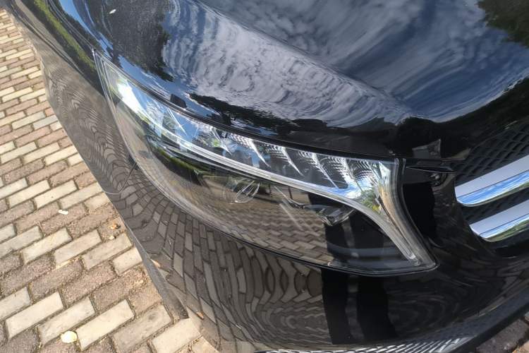 Used Mercedes-Benz V-Class 2022 V 260 Avantgarde Edition Right Front Headlight