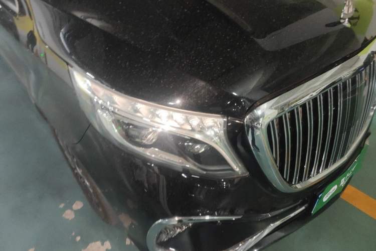 Used Mercedes-Benz V-Class  Right Front Headlight